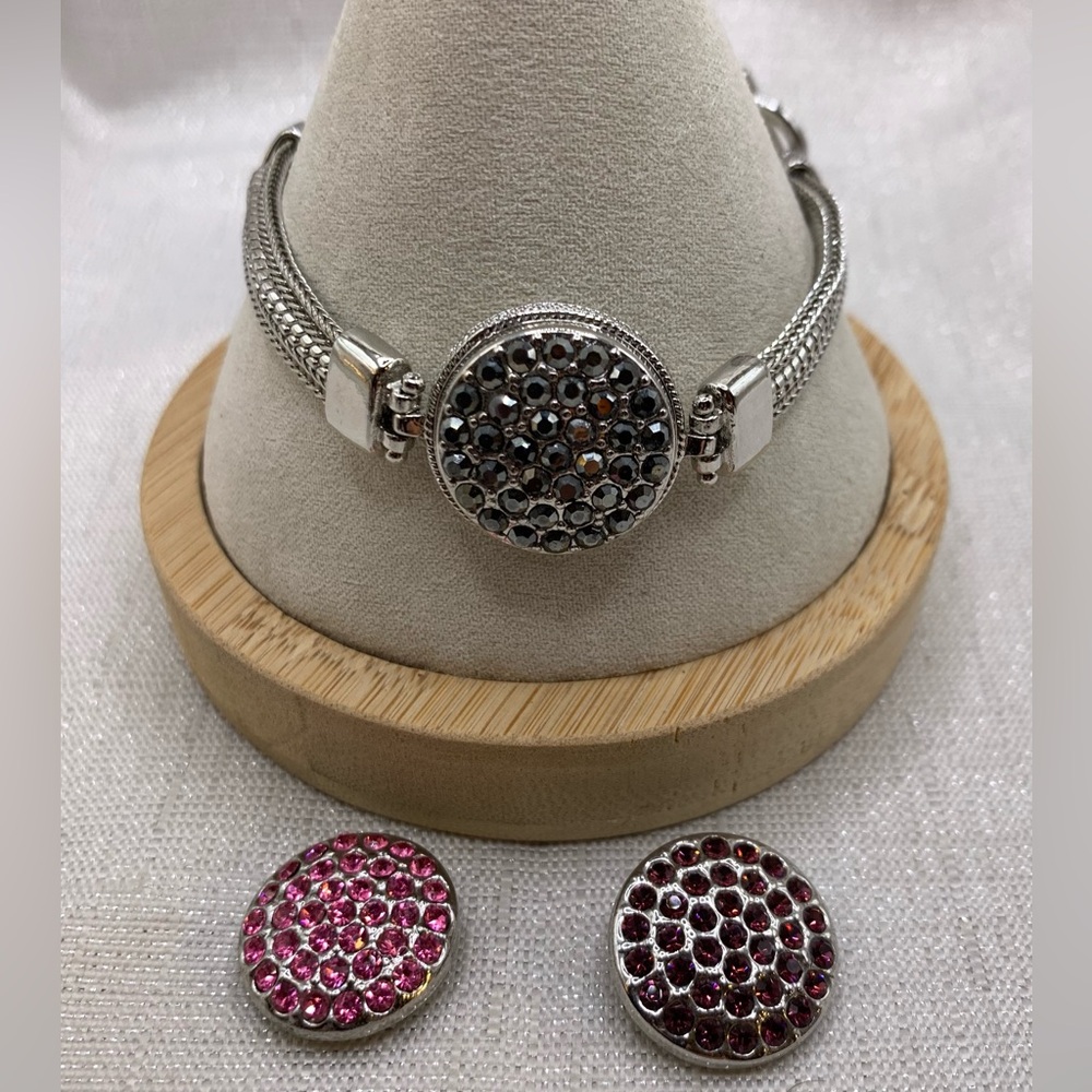 💗SILVER TOGGLE Snap Button Bracelet with 3 Charms - 18mm/20mm